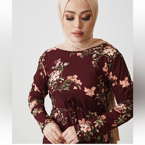 Dress - Picture 1 of 6